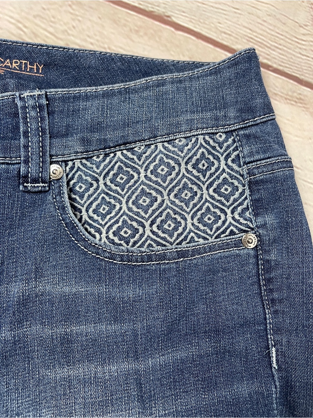 MELISSA MCCARTHY SEVEN7 slimming cropped blue jeans embroidered pockets size 16W - Picture 3 of 13
